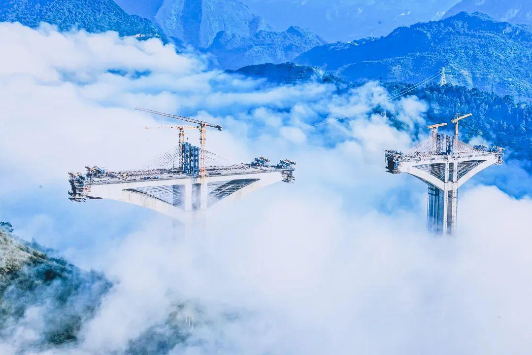 正在施工中的六枝特大橋.jpg 正在施工中的六枝特大橋.jpg