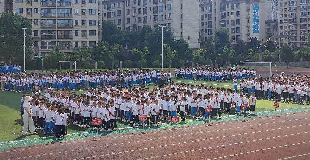 逸都國際學(xué)校宣講現(xiàn)場.jpg 逸都國際學(xué)校宣講現(xiàn)場.jpg