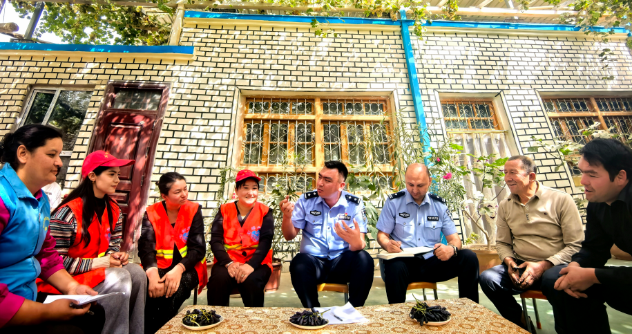 新疆葉城縣：“石榴大媽”正青春