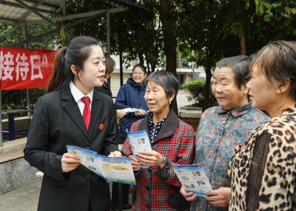 江西橫峰：反詐宣傳進小區(qū)