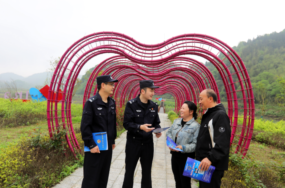 江西分宜：反詐宣傳進景區(qū)